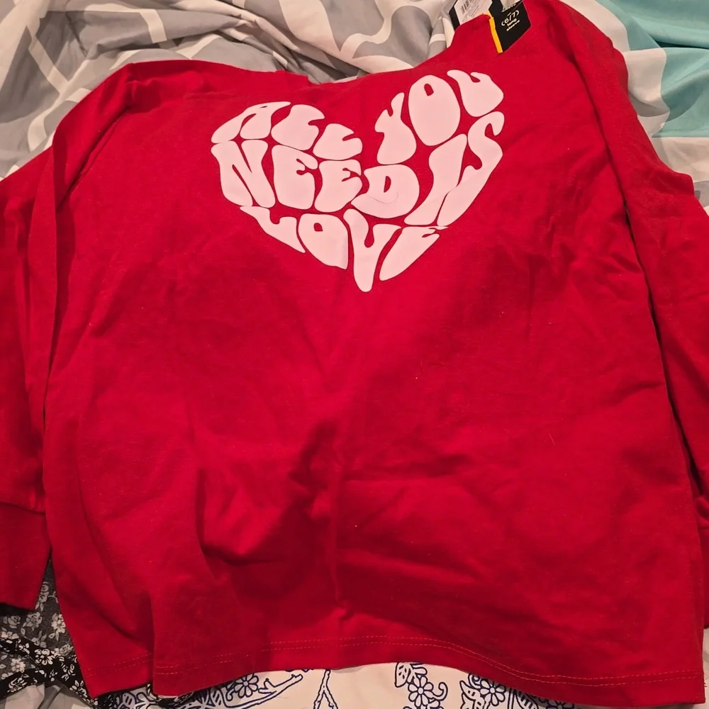❤️10/$13 New all you need is love shirt